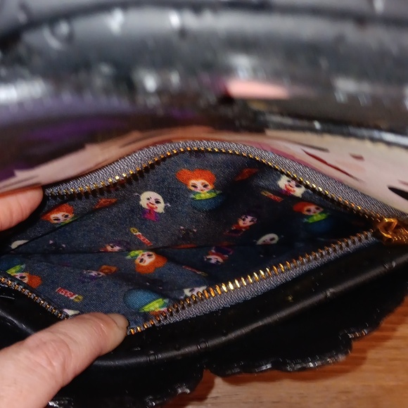 NWT Loungefly Hocus Pocus Backpack - Picture 7 of 12